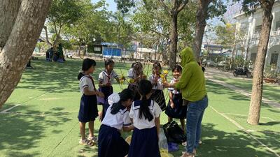 Hình ảnh cành mai ngày Tết 2024